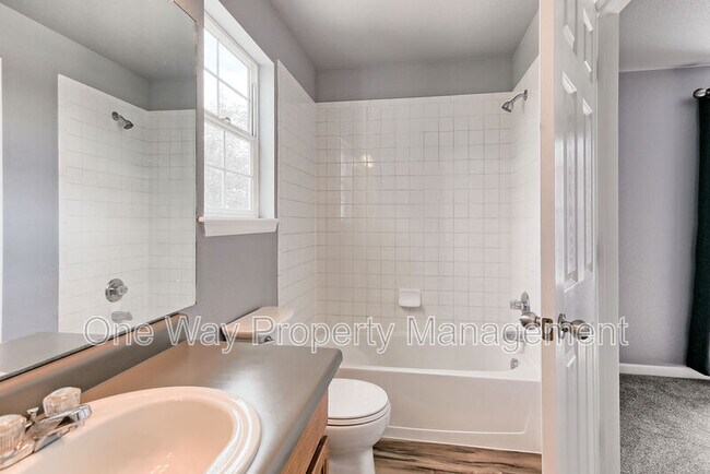 Building Photo - 438 Heritage Ln