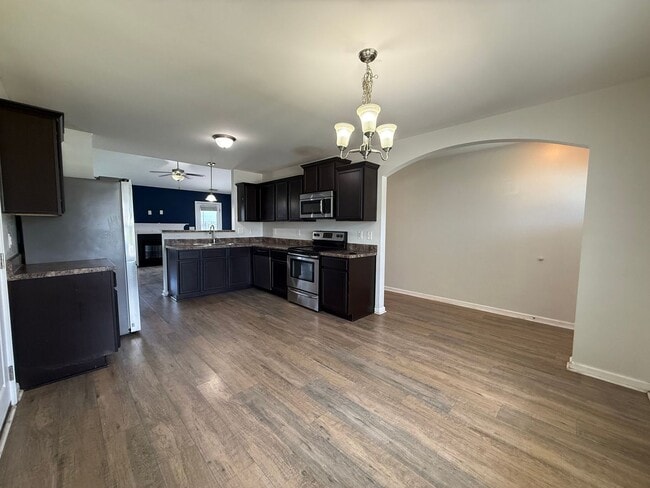 Building Photo - Absolutely Adorable!