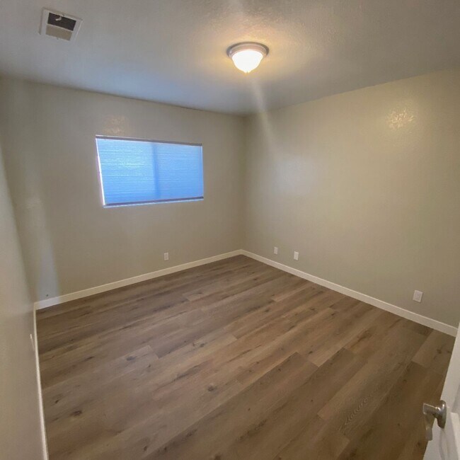 Building Photo - 21375 Bear Valley Rd