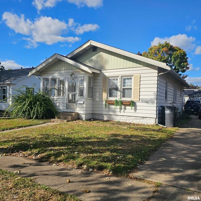 Primary Photo - 909 St Julian St