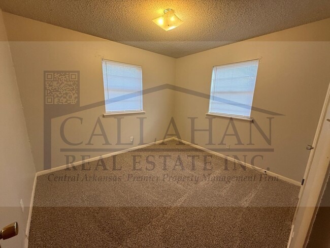 Building Photo - NLR 3 Bedroom Home