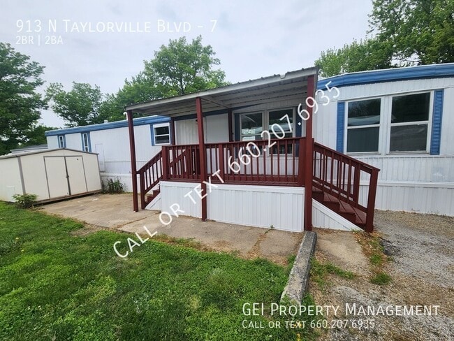 Building Photo - 913 N Taylorville Blvd