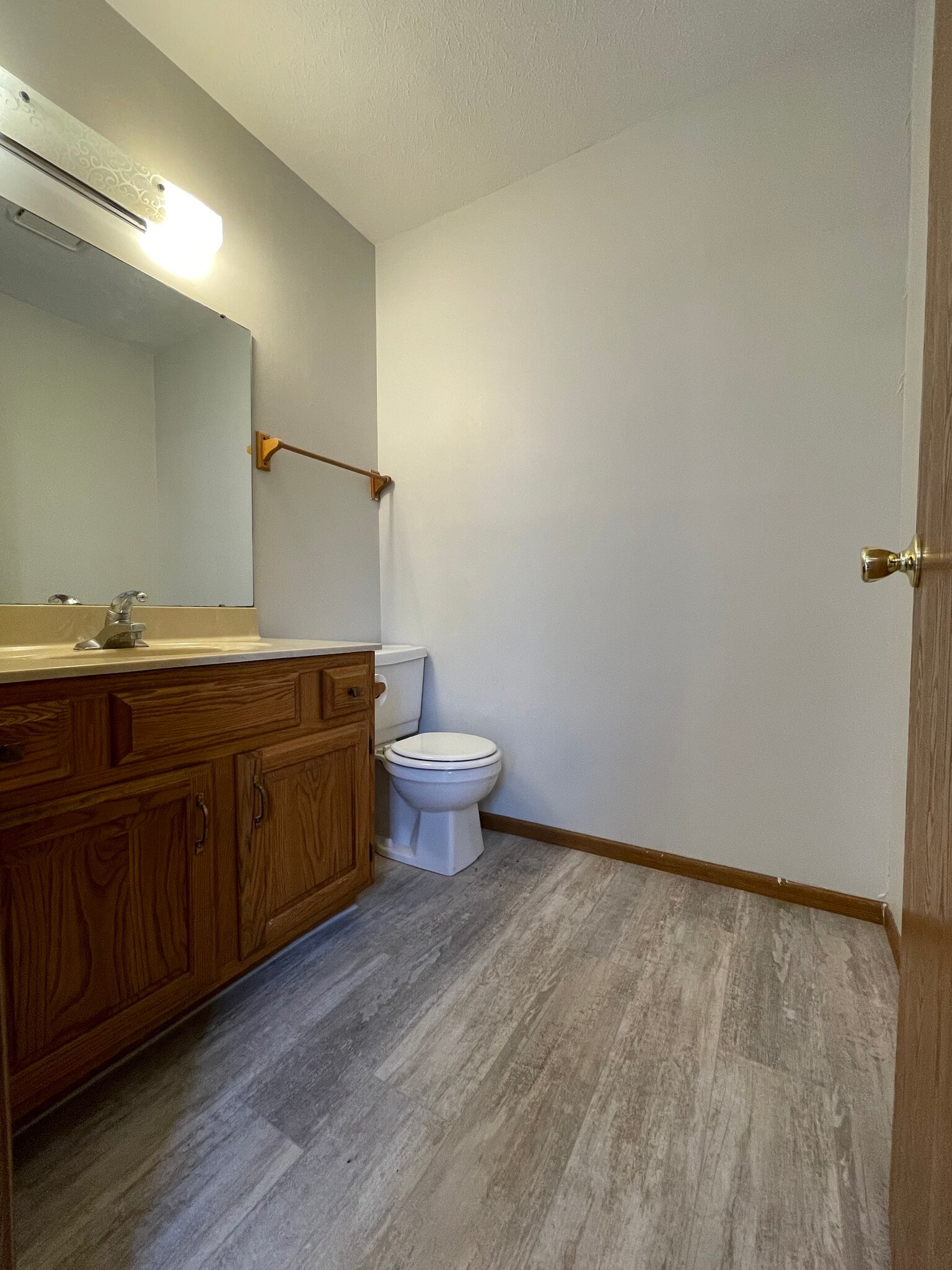 Building Photo - 1831 Cloveridge Dr