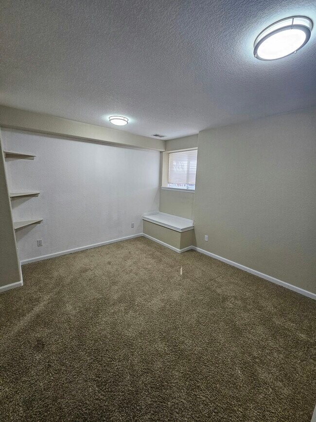 Building Photo - 22580 E Ridge Trail Dr