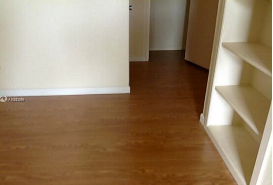 Building Photo - 977 Riverside Dr