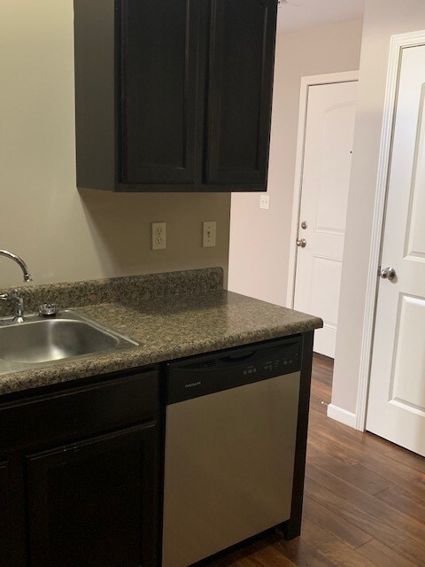 Building Photo - 621 Top Notch Ln