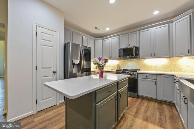 Building Photo - 5907 Tulloch Spring Ct