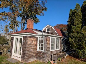 Building Photo - 25 Waterway