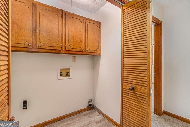 Building Photo - 1609 Riverside Trail NE