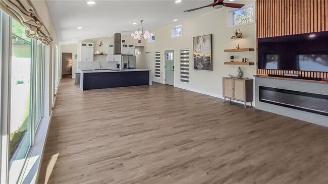 Building Photo - 2713 Renatta Dr