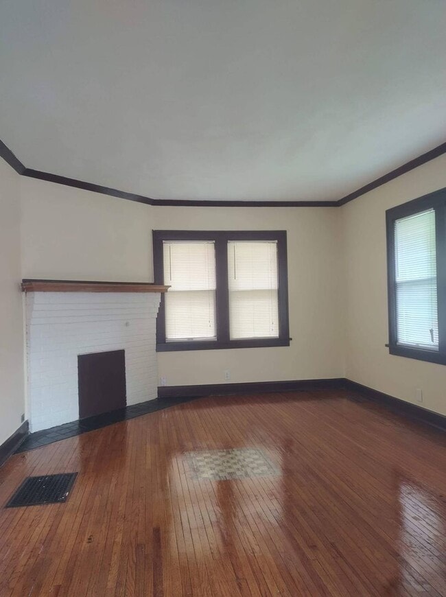 Building Photo - Home for Rent Northwest Rockford