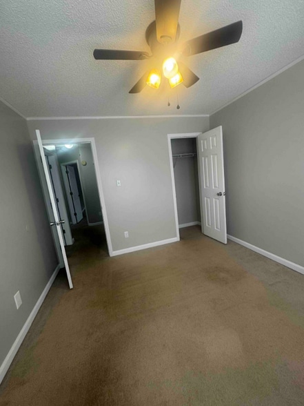 Building Photo - 210 Chadwyck Cir