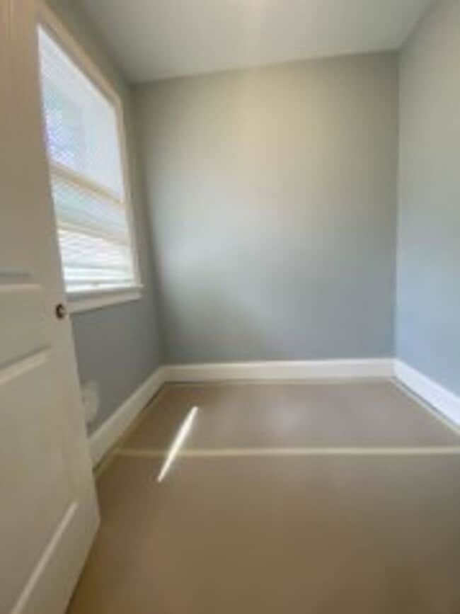 Building Photo - Allston - 5 bed 2 bath - 9/1/26