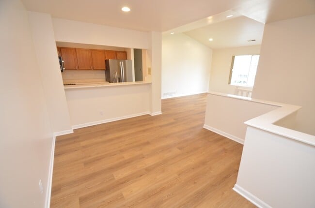 Building Photo - 6229 Commonwealth Dr