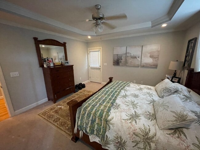 Building Photo - 4 Bedroom 3.5 Bath Home in Carolina Lakes!