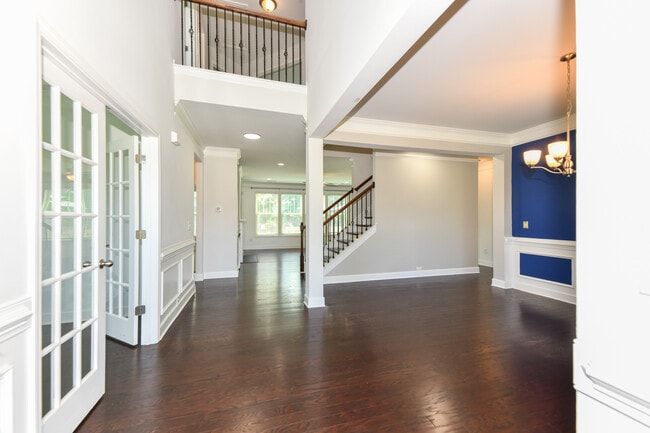 Building Photo - 406 Fairmile Dr