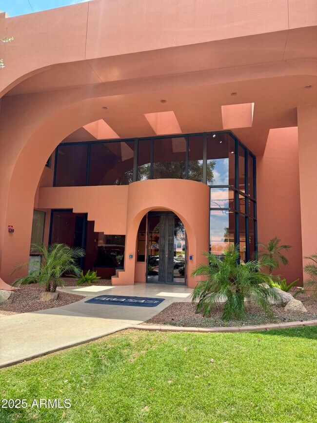 Building Photo - 4303 E Cactus Rd