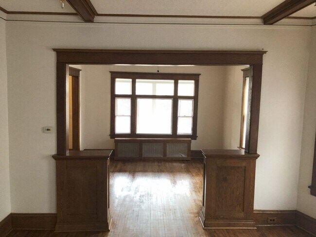 Building Photo - Minneapolis Duplex for Rent
