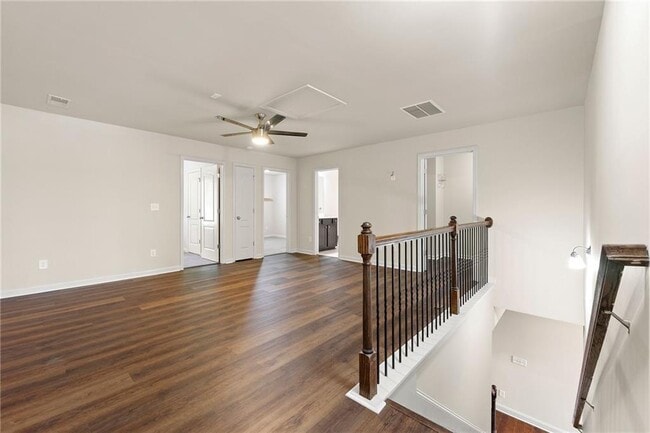 Building Photo - 2462 Whiteoak Run