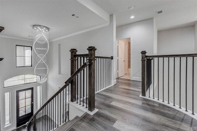 Building Photo - 30627 S Creek Way