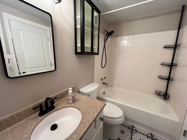 Building Photo - Beautiful Home in West Fort Collins
