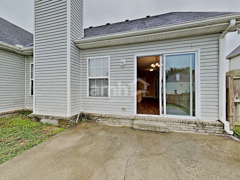 Building Photo - 1262 Lasalle Dr