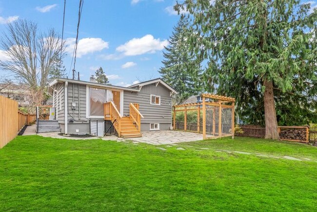 Building Photo - Charming Cottage in West Seattle's Highly ...