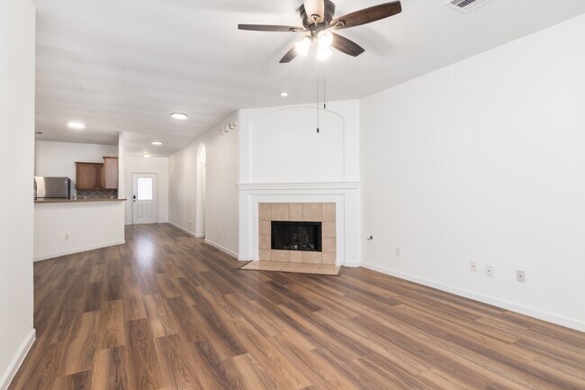 Building Photo - 32350 Cross Spring Park Ln