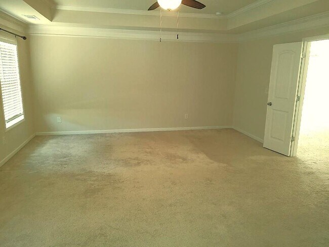 Building Photo - 6210 Pine Bluff Dr