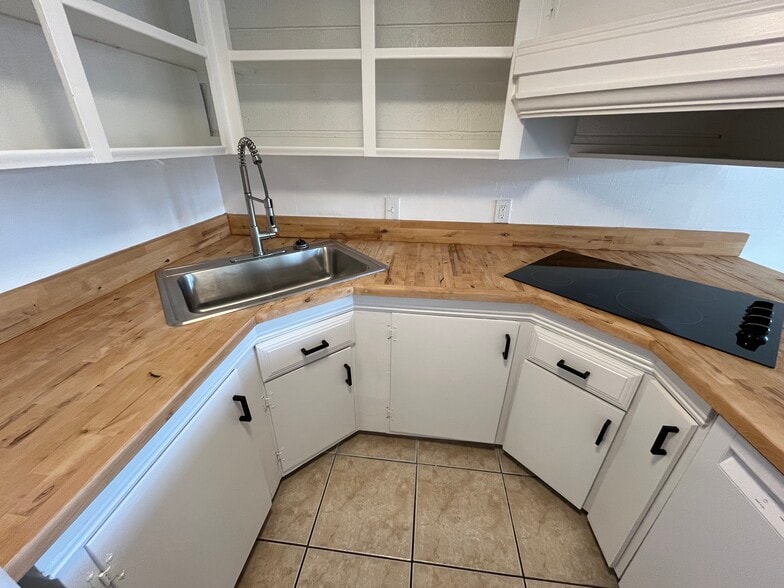 Primary Photo - 810 E Redondo Dr