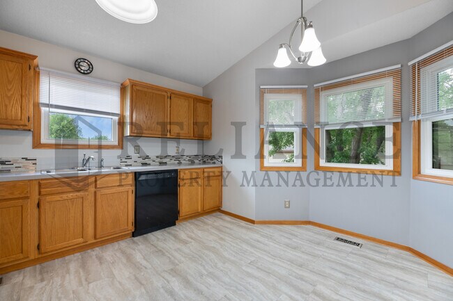 Building Photo - 11902 W Jamesburg St