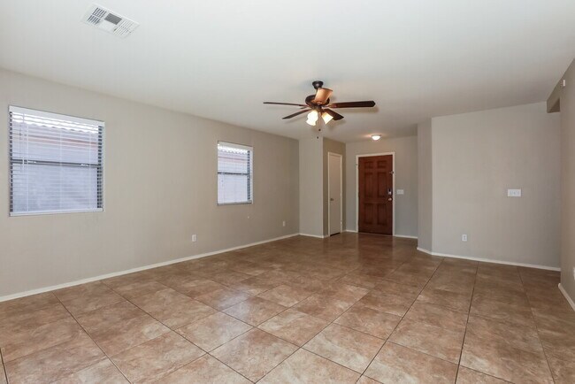 Building Photo - 2081 E Paso Fino Dr