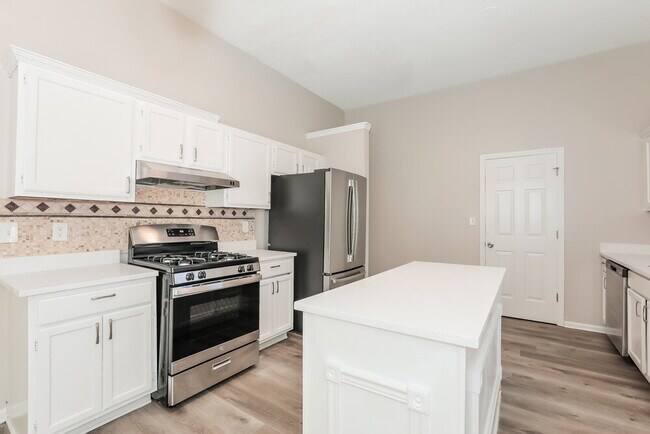 Building Photo - 7078 Shore Rd