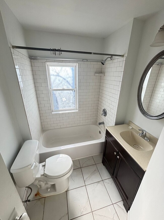 Building Photo - 3 Br 1 Bath Twin Home available in Bethlehem