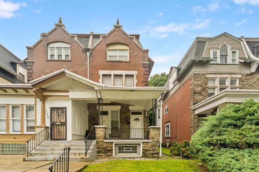 Building Photo - 127 E Durham St