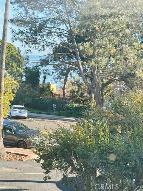 Building Photo - 274 Cliff Dr