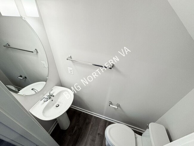 Building Photo - 206 Park Central Ter