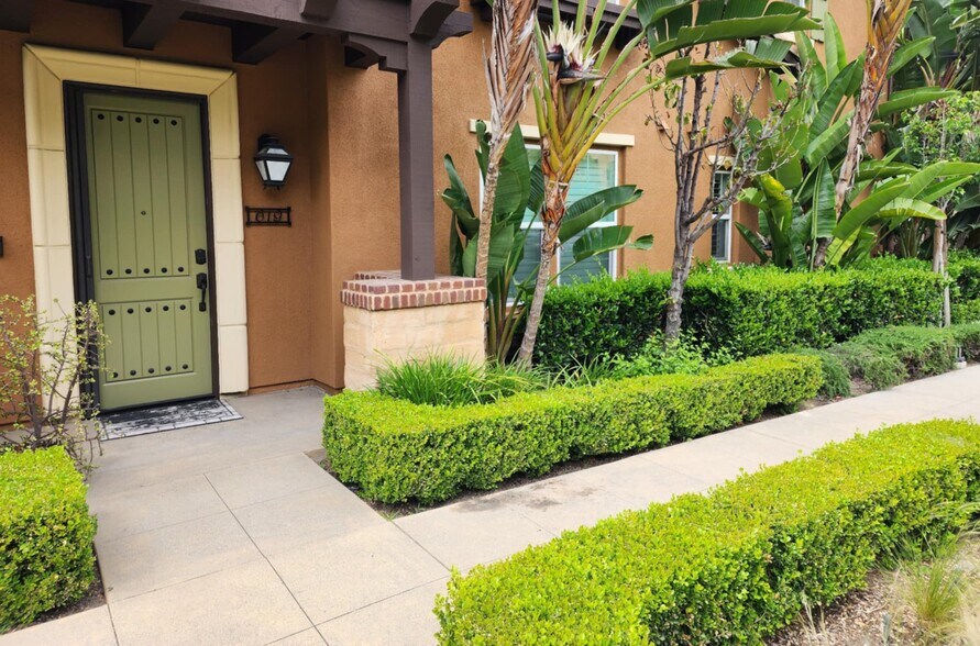 Building Photo - 619 S Melrose St