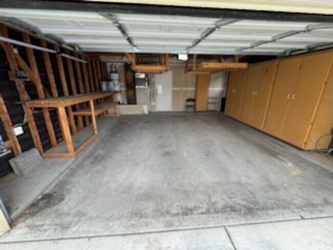 Building Photo - Charming 3-Bedroom Home in Northwest Bakersfield