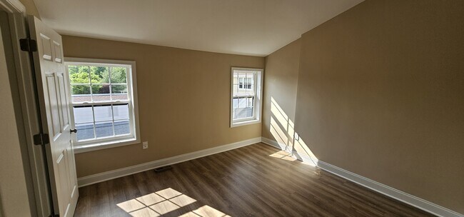 Building Photo - 30X Hendrickson Ln