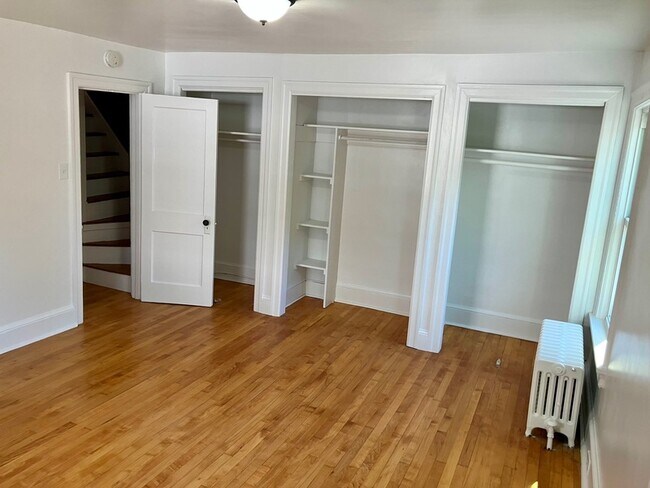 Building Photo - 714 Magill Ave