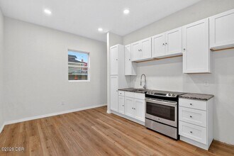 Building Photo - 205 N Wild Olive Ave