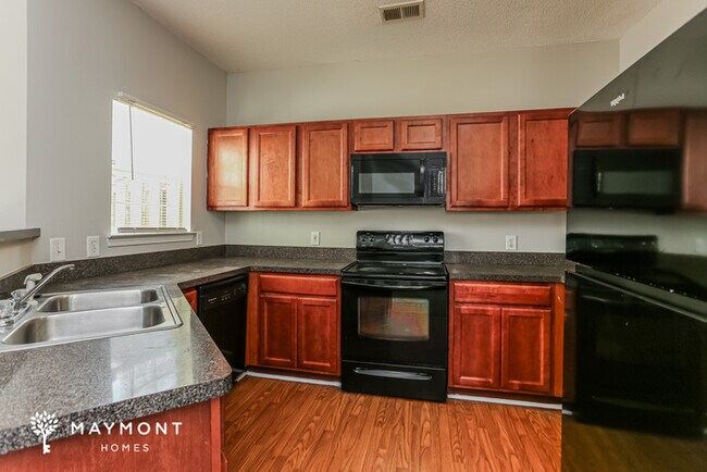 Building Photo - Inviting 3-Bedroom Home in Jonesboro, GA