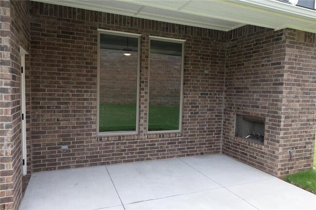 Building Photo - 8233 Hazelwood Way