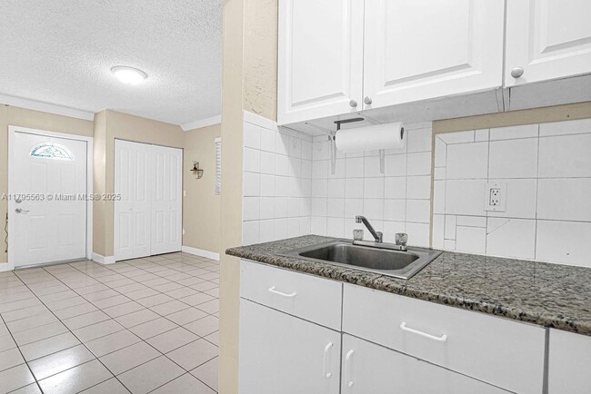 Building Photo - 2400 SW 103rd Ct