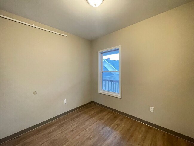 Building Photo - 463 Beech St