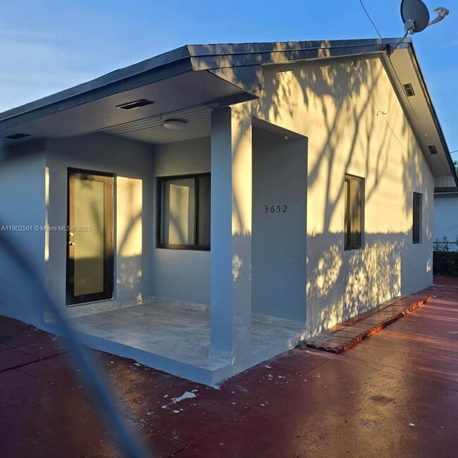 Primary Photo - 3652 NW 5th St