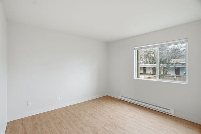 Building Photo - 3106 E 27th Ave