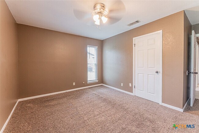 Building Photo - 3006 Belmont Dr