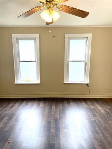 Building Photo - 401 3rd St